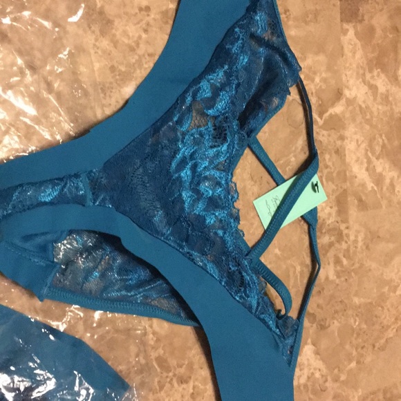 Nova lace garter belt and panty - Picture 2 of 3